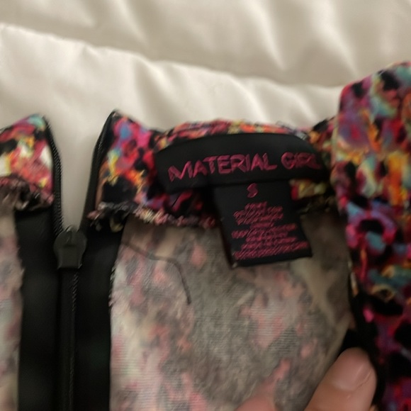 Pretty Dress - Picture 2 of 3